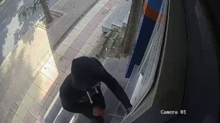 Tornavidayla ATMleri açıp para çalanlar kamerada