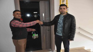 Tosyada inşa edilen TOKİ konutları sahiplerine teslim edilmeye başlanıldı