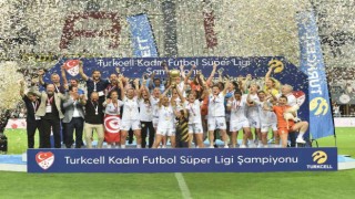 Turkcell 4 yıl daha Kadın Futbol Süper Liginin isim sponsoru