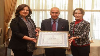 TÜSİAVdan Hikmet Çetine Vefa Beratı
