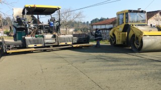 Üçköprü köyüne beton asfalt atıldı