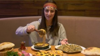 Uluslararası öğrenciler Rize ağzıyla mani söyledi