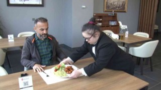 Ümraniyede down sendromlu özel bireyin çalıştığı “Sükunet” kafe hizmete açıldı