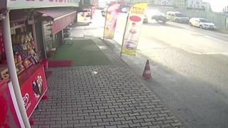 Ümraniyede solladığı araçla çarpışan cipin takla attığı kaza kamerada
