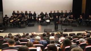 Üniversite öğrencilerinden konser
