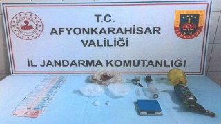 Uyuşturucu operasyonunda yakalanan 3 kişiden biri tutuklandı