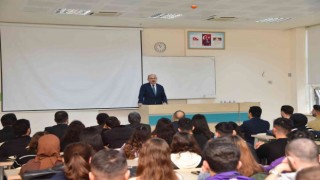 Vali Karadeniz deneyimlerini öğrencilerle paylaştı