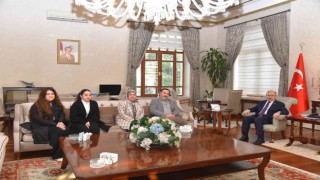 Vali Karadeniz şehit ailesini ağırladı