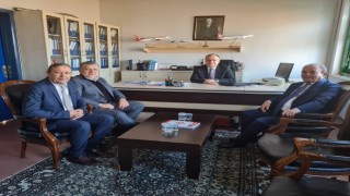 Vali Tutulmaz, Havalimanında toplantı düzenledi
