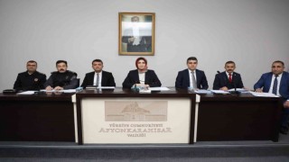 Vali Yiğitbaşı ilçelerde muhtarları dinledi
