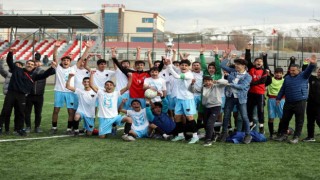 Van Büyükşehir Belediyespor, U-16 Yerel Ligi şampiyonu oldu