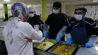 Vanda 55 bin taşımalı öğrenciye yemek hizmeti