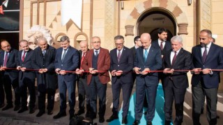 Yaklaşık 2 bin 500 eserin sergilendiği Selçuk Üniversitesi Müzesi açıldı