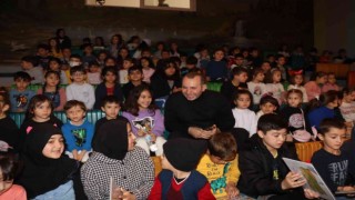 Yalovada minikler tiyatro oyunuyla doyasıya eğlendi