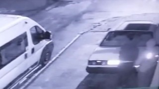 Yıllarca emek vererek yaptırdıkları otomobilin iç donanımları parça parça çalındı
