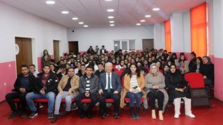 YKSye hazırlanan öğrencilere yönelik motivasyon seminerleri başladı