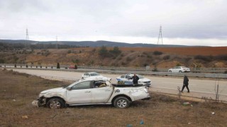 Yoldan çıkan pikap takla attı: 3 yaralı