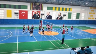 Yurtlarda barınan 585 genç 6 branşta kozlarını paylaşıyor