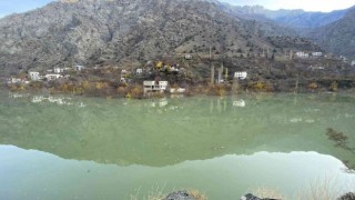 Yusufeli Barajında su seviyesi 47 metreye ulaştı, boşaltılan köylerdeki evler birer birer sular altında kalmaya başladı