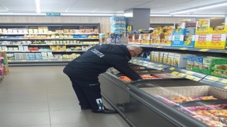 Zabıta ekipleri aşırı fiyat artışı ve stokçuluğu önlemek için denetimde
