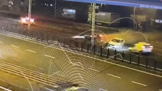 1 polisin şehit olduğu 5 kişinin yaralandığı kaza güvenlik kamerasına yansıdı