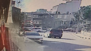 16 yaşındaki çocuk izinsiz aldığı arabayla kaza yaptı: 3 yaralı