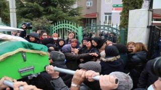 25 yaşındaki Tuğçe, gelinlik örtülü tabutunda son yolculuğuna uğurlandı