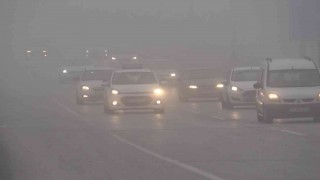 43 ilin geçiş güzergahında yoğun sis: Görüş mesafesi 15 metreye kadar düştü