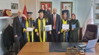 72 yaşında lise mezunu oldu