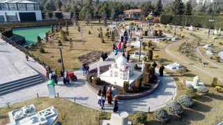 80 Binde Devr-i Alem Parkı ara tatilde de çocukların gözdesi oldu