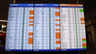 ABD'de iç hat uçuşları kademeli olarak yeniden başladı