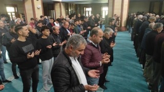 Adanada eller semaya açıldı, yağmur için dua edildi