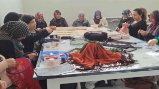 Adilcevazlı kadınlar ADEM kurslarıyla hem sanat hem de meslek öğreniyor