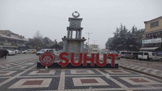 Afyonkarahisarın o ilçesinde kar yağışı etkili oldu