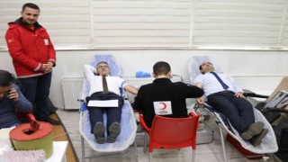 Ağrı Tarım ve Orman Müdürü Engin Kızılaya kan bağışında bulundu