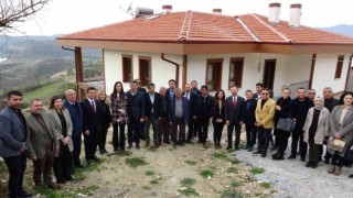 AK Parti Genel Başkan Yardımcısı Karaaslan, Manavgatlı yangınzedeler ile buluştu
