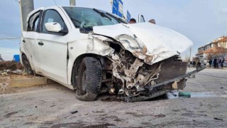 Aksarayda tır otomobil ile çarpıştı: 5 yaralı