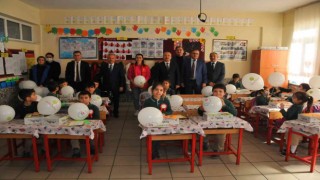 Akşehirde 17 bin 90 öğrenci karne aldı