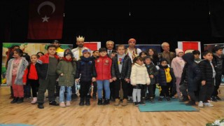 Akşehirde çocuklar tiyatroyla buluştu