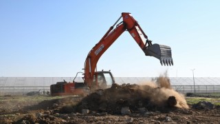 Alaşehirin 25 milyonluk güneş enerjisi santralinde ilk kazma vuruldu