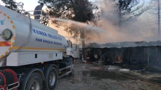 Alevler içinde kalan barakadaki 2 kişi canını zor kurtardı