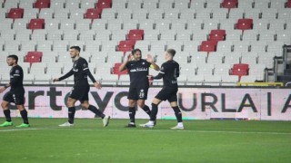 Altayın stoper ikilisi; takımın istikrar abidesi