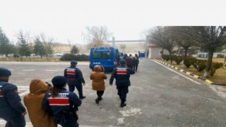 Altın ve kumbara hırsızı 4 kadın tutuklandı