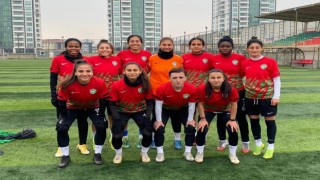 Amed Spor Kadın Futbol Takımı, hükmen galibiyet ile yoluna devam etti