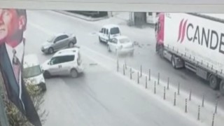 Anayolda dönüş yapmaya çalıştı, zincirleme kazaya yol açtı