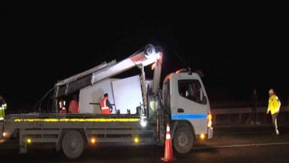 Ankarada yabancı uyrukluları taşıyan araç kaza yaptı: 21 yaralı