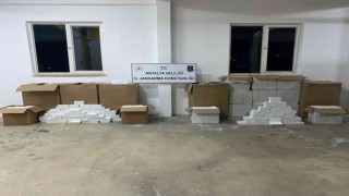 Antalyada 168 bin adet kaçak makaron ele geçirildi