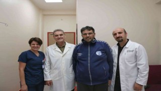 Aort damarı yırtılan hasta için zamana karşı yarış verildi