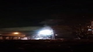 Arnavutköyde bomba gibi patlayan elektrik telleri geceyi aydınlattı