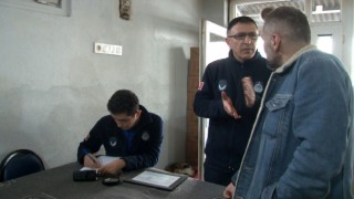Arnavutköyde polis ekipleri tarafından okullar ve çevresinde denetim yapıldı